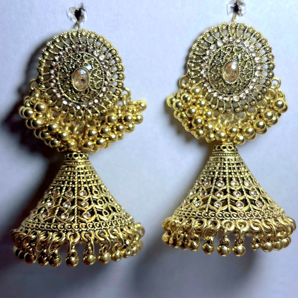 Indian earrings Elegant and stunning jumka lightweight beautiful party wear